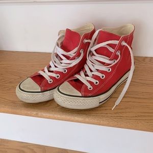 RED HIGH TOP CONVERSE CHUCK TAYLOR ALL STAR - size 6 womens, size 4 mens